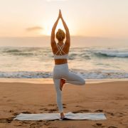 yoga en la playa