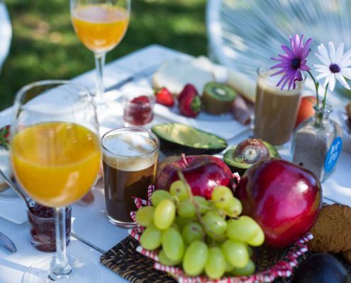 Desayuno en el jardín