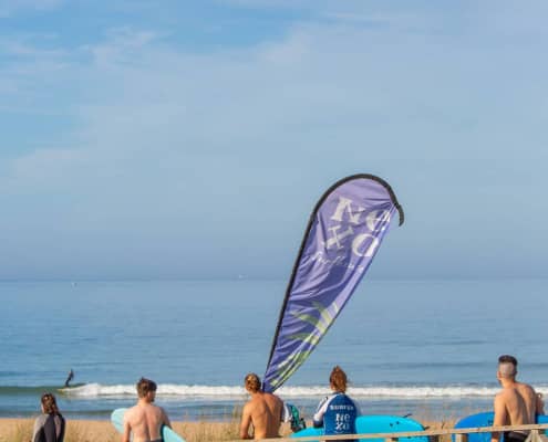 Clase de surf, camino a la playa