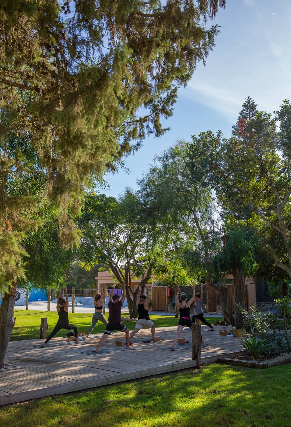 Retiro de yoga en jardín 2
