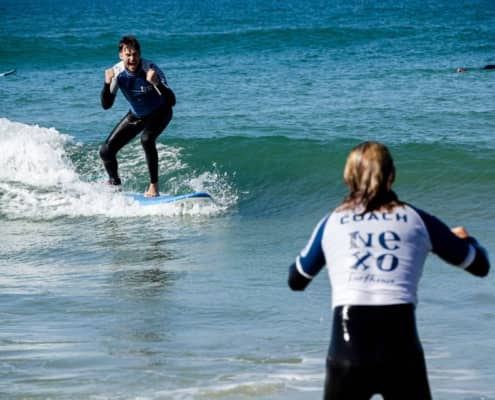 Clase de surf con monitor